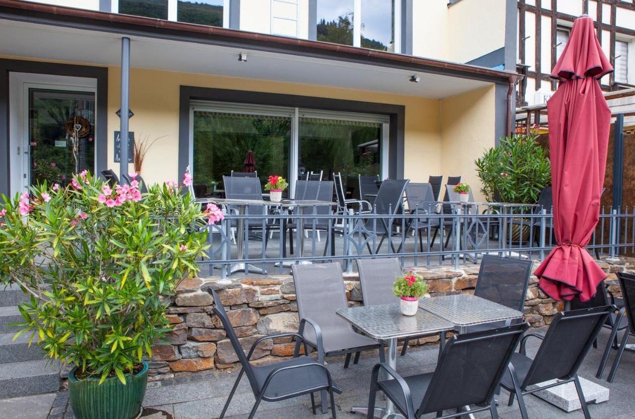 Ferienwohnung am Fluß Klotten Exterior foto